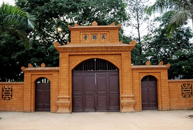 Cổng đá ong
